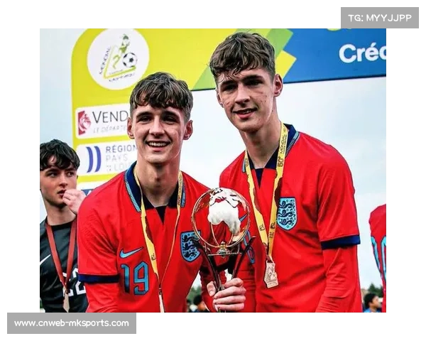 艾伦·赖特或加盟曼联教练组，曾执教曼城青训