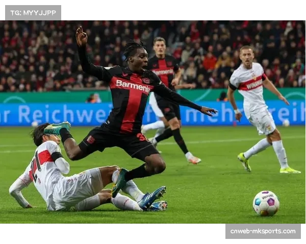 那不勒斯0-0闷平勒沃库森，奥斯梅恩失单刀，弗林蓬伤退